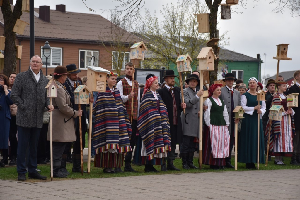 Plungiškiai pagamino kelis šimtus inkilų