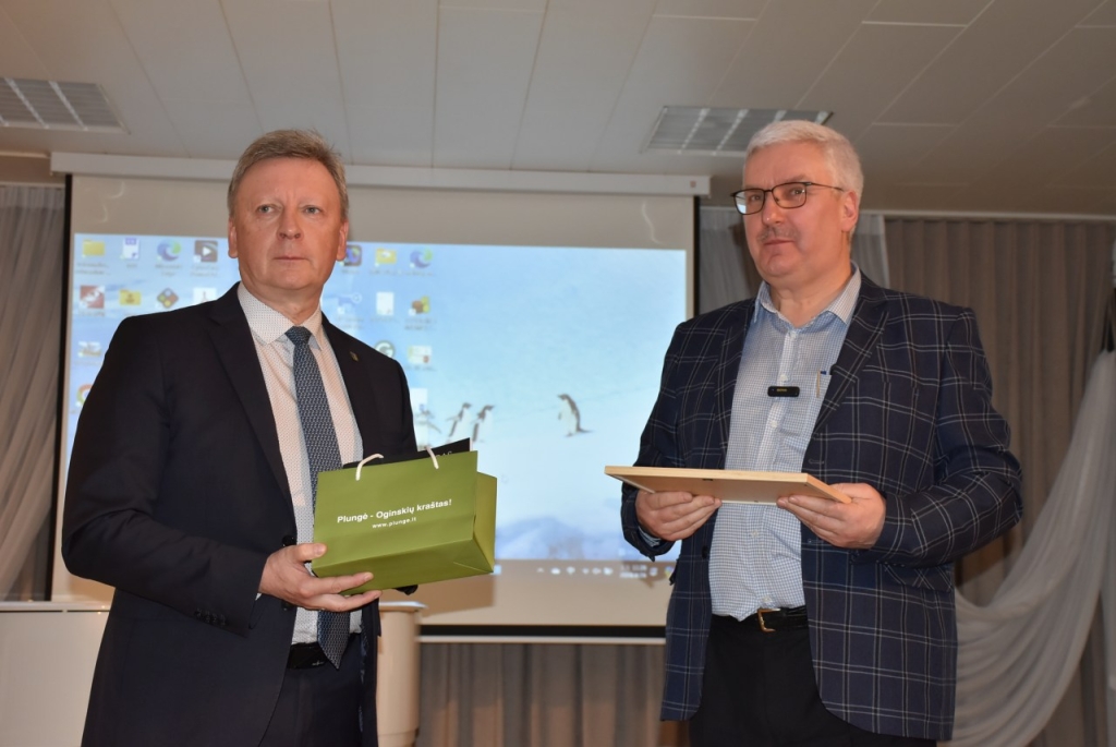 Meras Audrius Klišonis dėkojo profesoriui Vincentui Lamanauskui