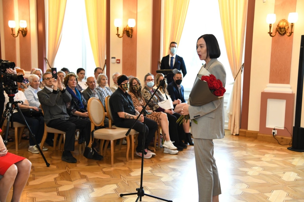 Parodos dalyvius sveikina Kultūros, turizmo ir viešųjų ryšių skyriaus vedėja Vida Saukalienė