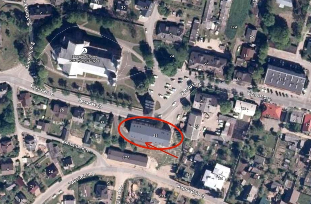 Plungės bendruomenės centras įsikūręs Vytauto g. 29, Plungė