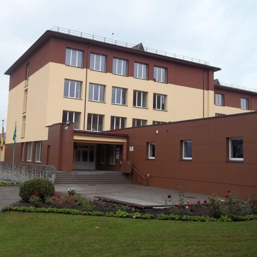 Platelių mokyklos pastatas