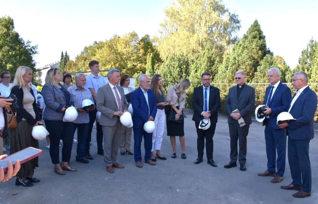 Statybų pradžios paskelbimo ceremonijos dalyviai