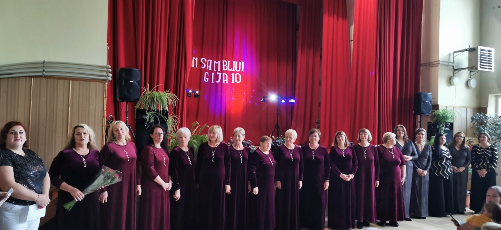 Jurgitos Latakienės vadovaujamas mišrus ansamblis „Gija“
