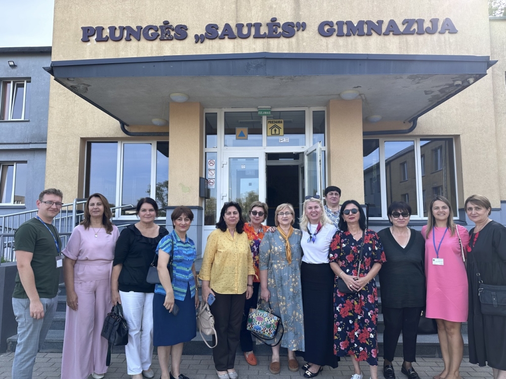 Plungės „Saulės" gimnazijoje