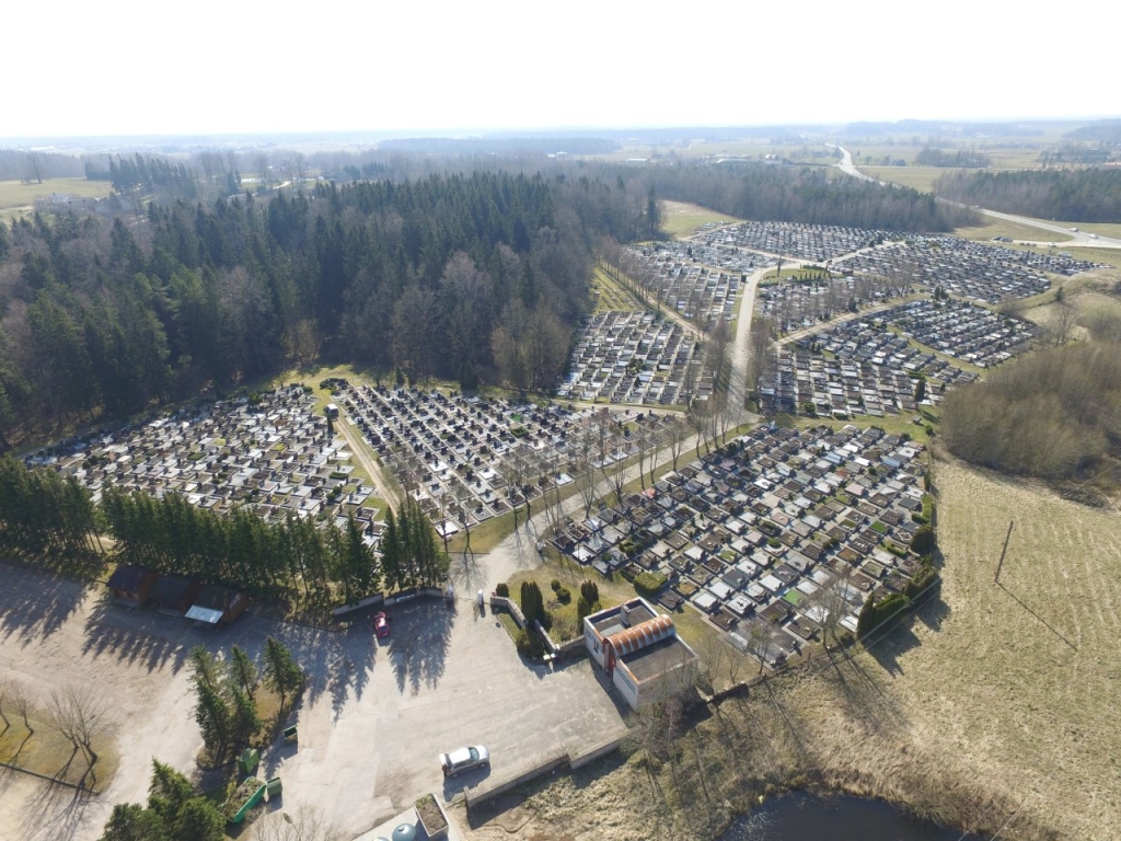 Plungės naujosios kapinės, vaizdas iš viršaus