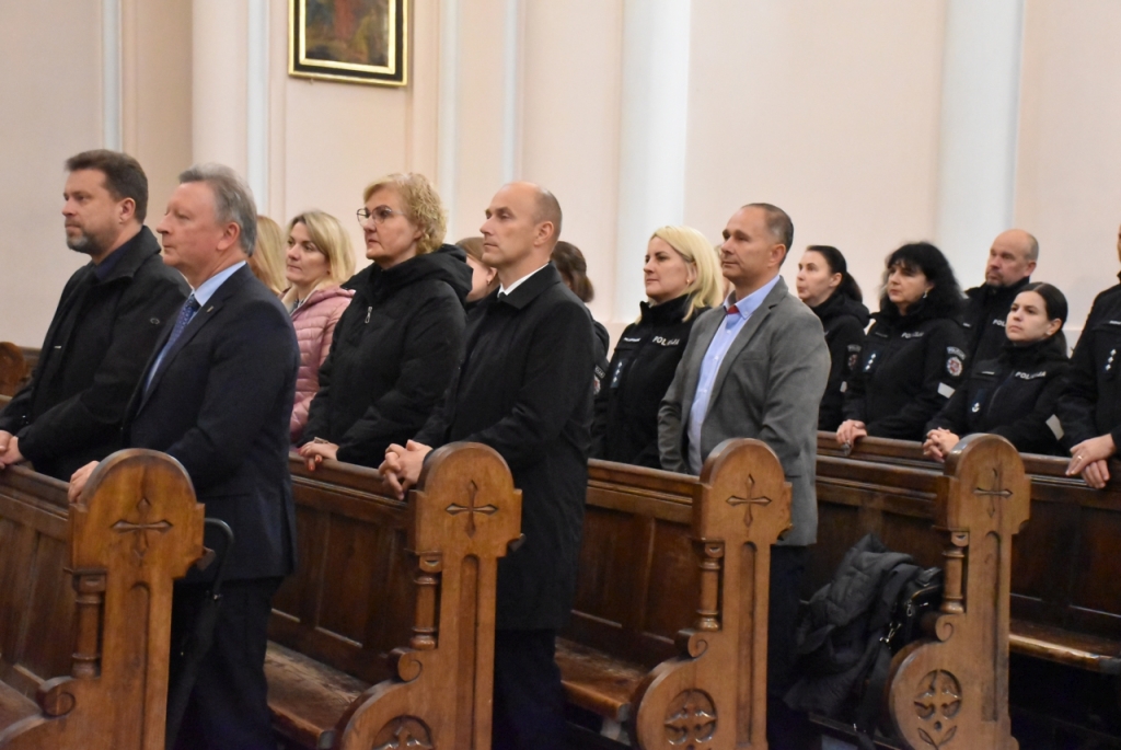 Šventė pradėta šv. Mišiomis Plungės bažnyčioje