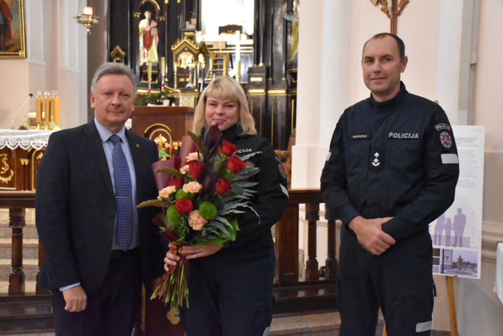 Savivaldybės meras Audrius Klišonis pasveikino viršininką Gintautą Pocevičių ir Reagavimo skyriaus viršininkę Ingridą Juškaitę