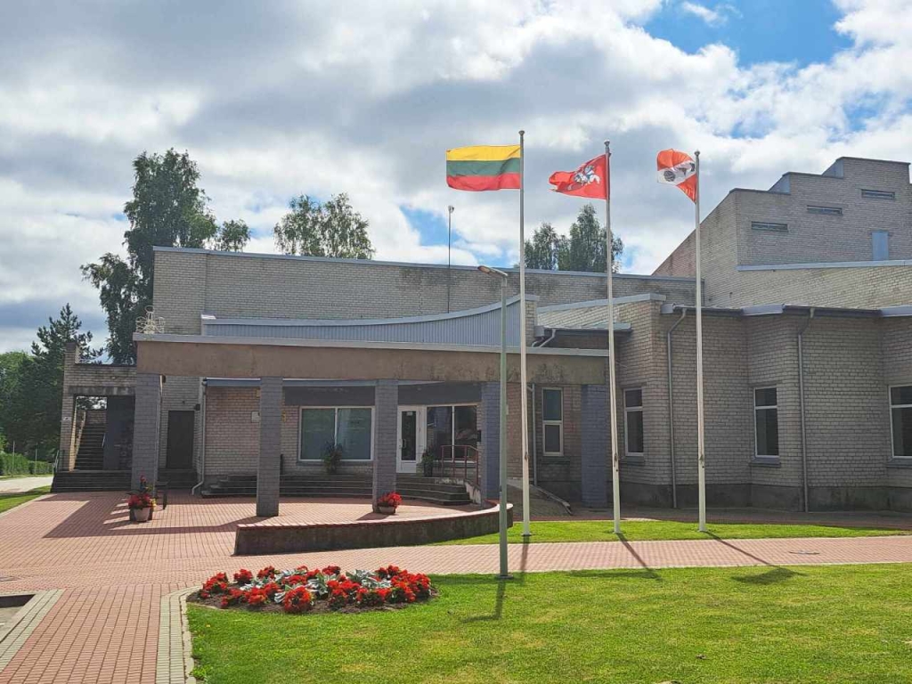 Kulių kultūros centras, pastatas, Lietuvos valstybės, Žemaitijos ir Kulių vėliavos