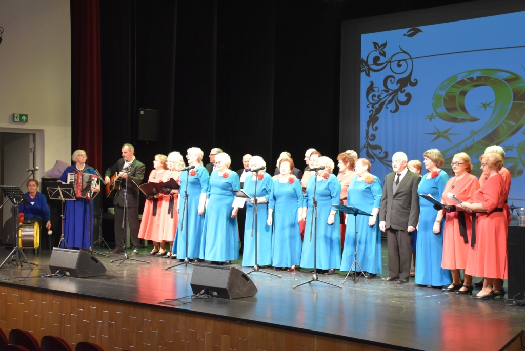 Scenoje – „Pilnaties“ klubo saviveiklininkai