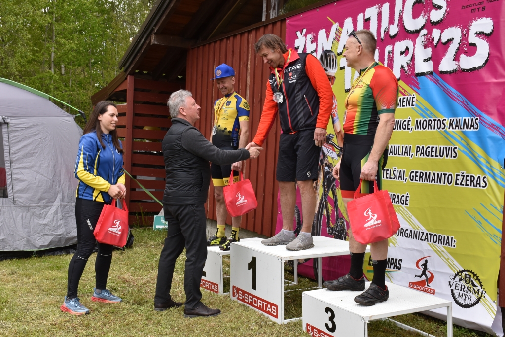 Meras Audrius Klišonis apdovanojo varžybų nugalėtojus