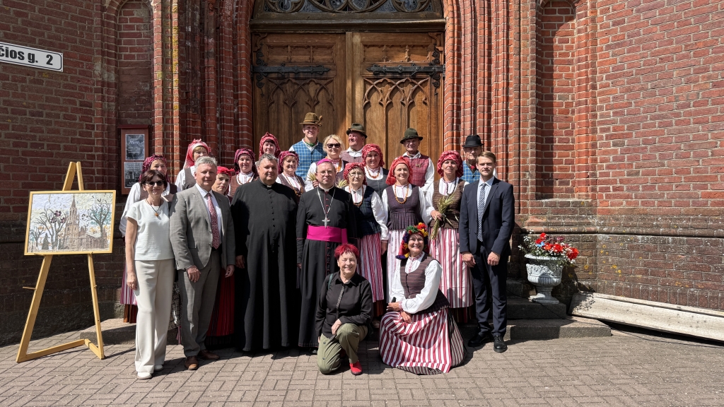 Plungės rajono savivaldybės meras Audrius Klišonis su garbiais šventės svečiais