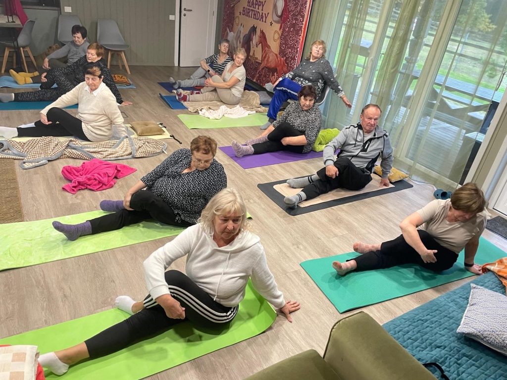 Projekto dalyviai sportuoja