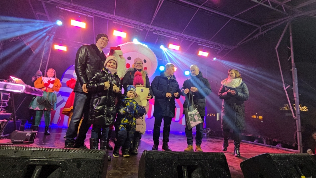 Pocių šeimyna scenoje