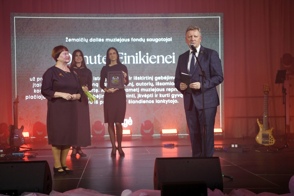 Apdovanojama Danutė Einikienė