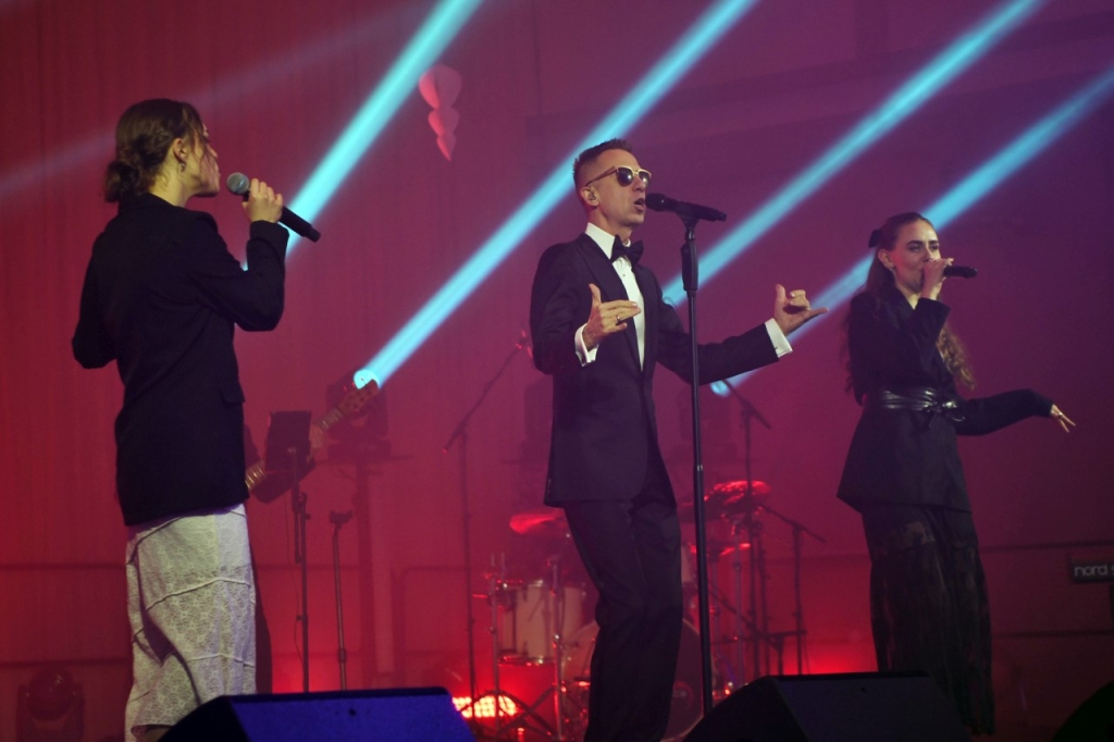 Atlikėjas Linas Adomaitis ir grupė „Deminorės“