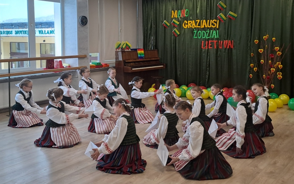 Lietuvos valstybės atkūrimo ir lietuvių kalbos dienoms paminėti skirti renginiai Žemaičių Kalvarijoje