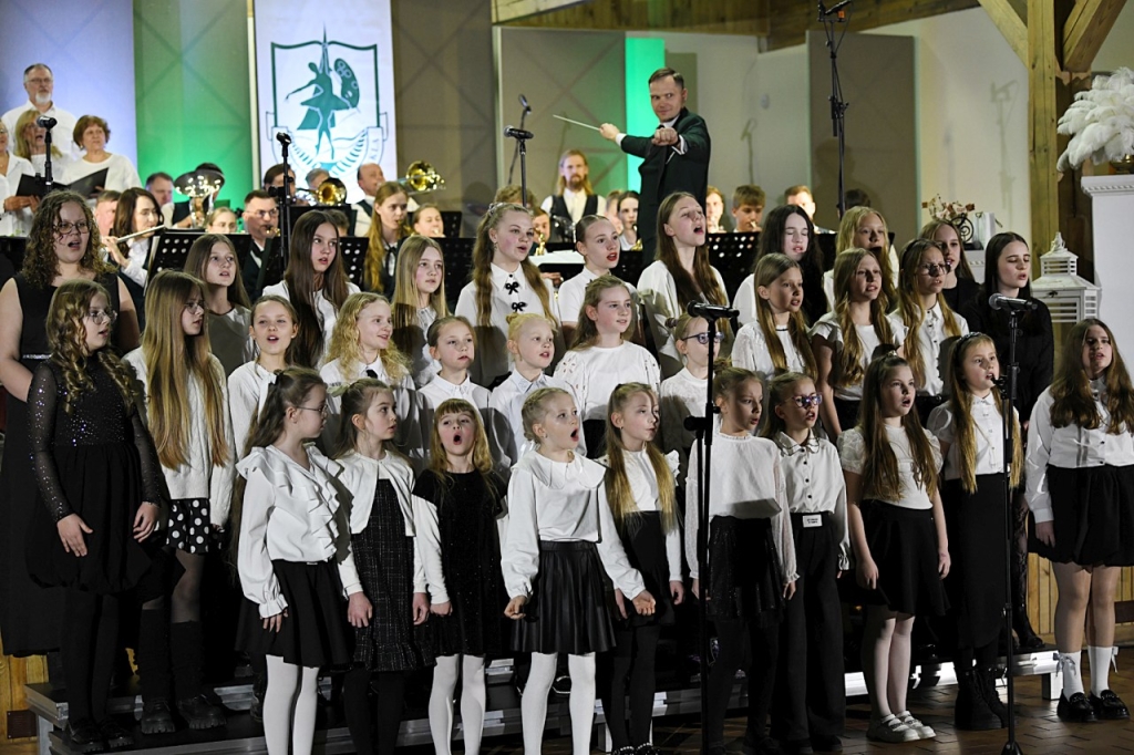 Šventėje – jungtinis kolektyvų pasirodymas