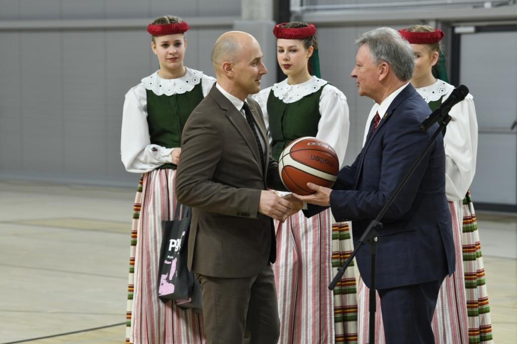 Savivaldybės meras Audrius Klišonis (dešinėje) ir Administracijos direktorius Dalius Pečiulis