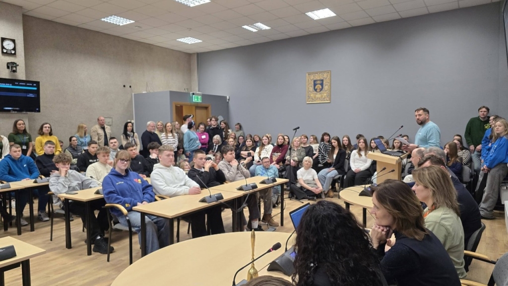 Diskusijos posėdžių salėje