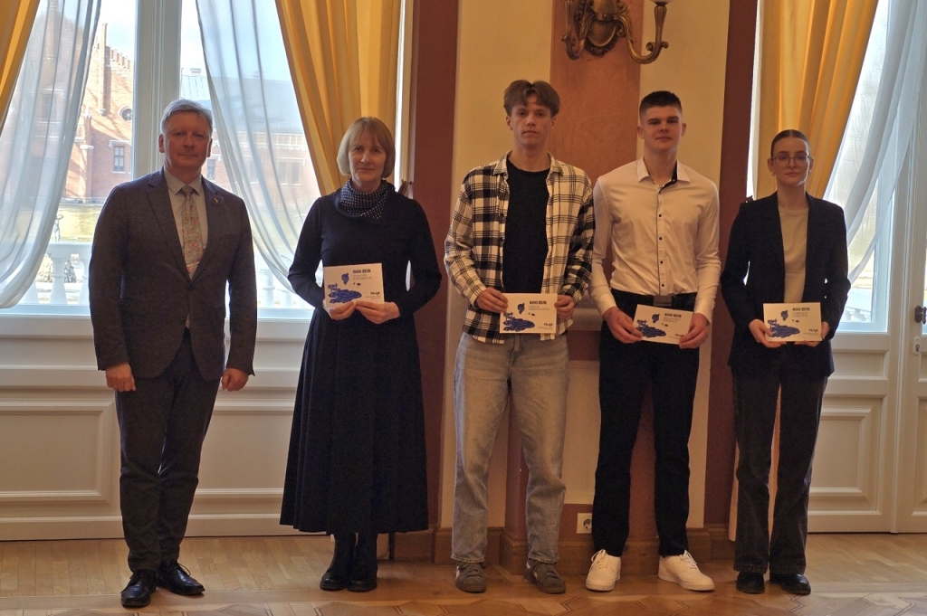 Meras Audrius Klišonis, trenerė Danutė Zaleskienė ir orientavimosi sporto atstovai