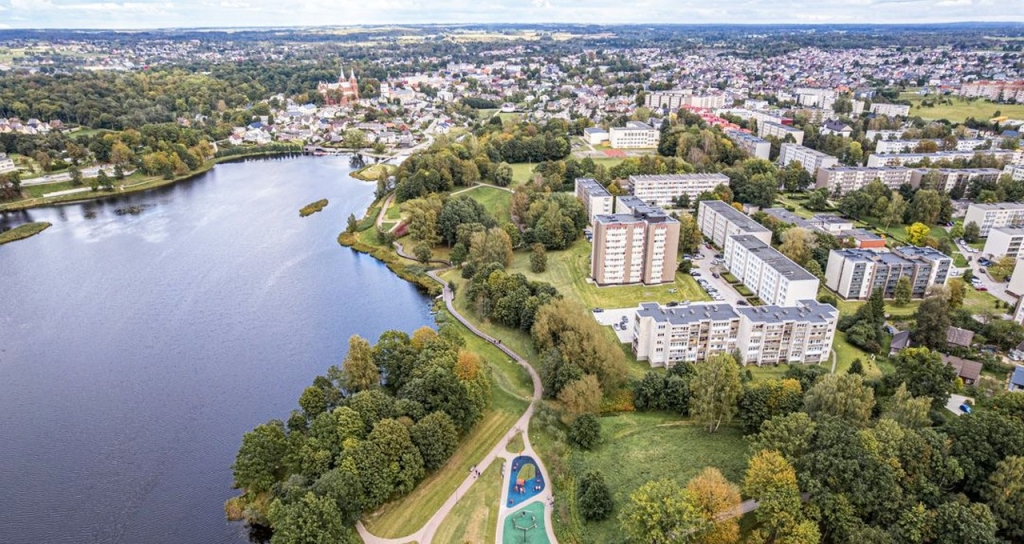 Plungės daugiabučiai, panoraminė nuotrauka